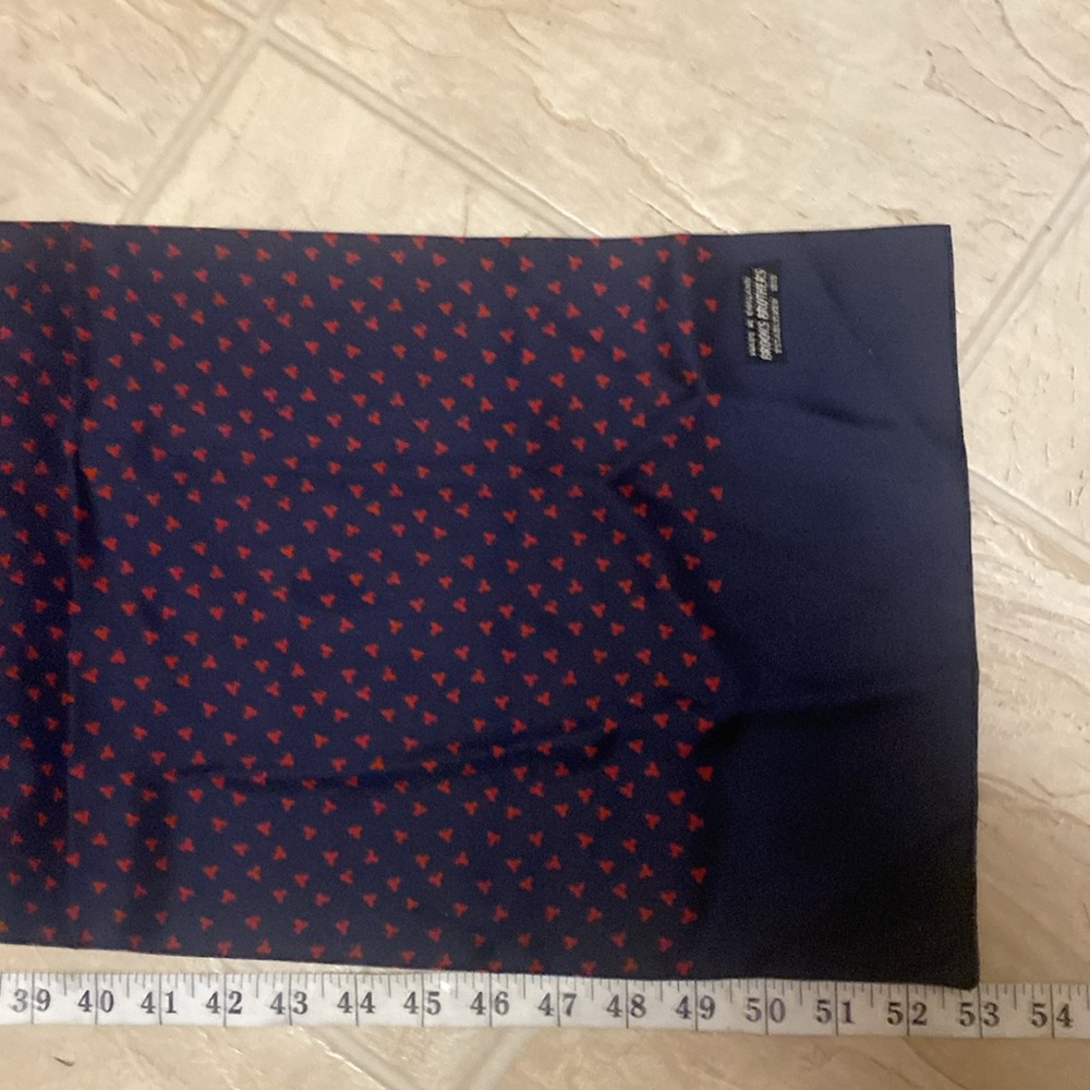 Brooks Brothers Navy/Red Colored 100% Silk Scarf 11 x 53’ EUC - Picture 2 of 8